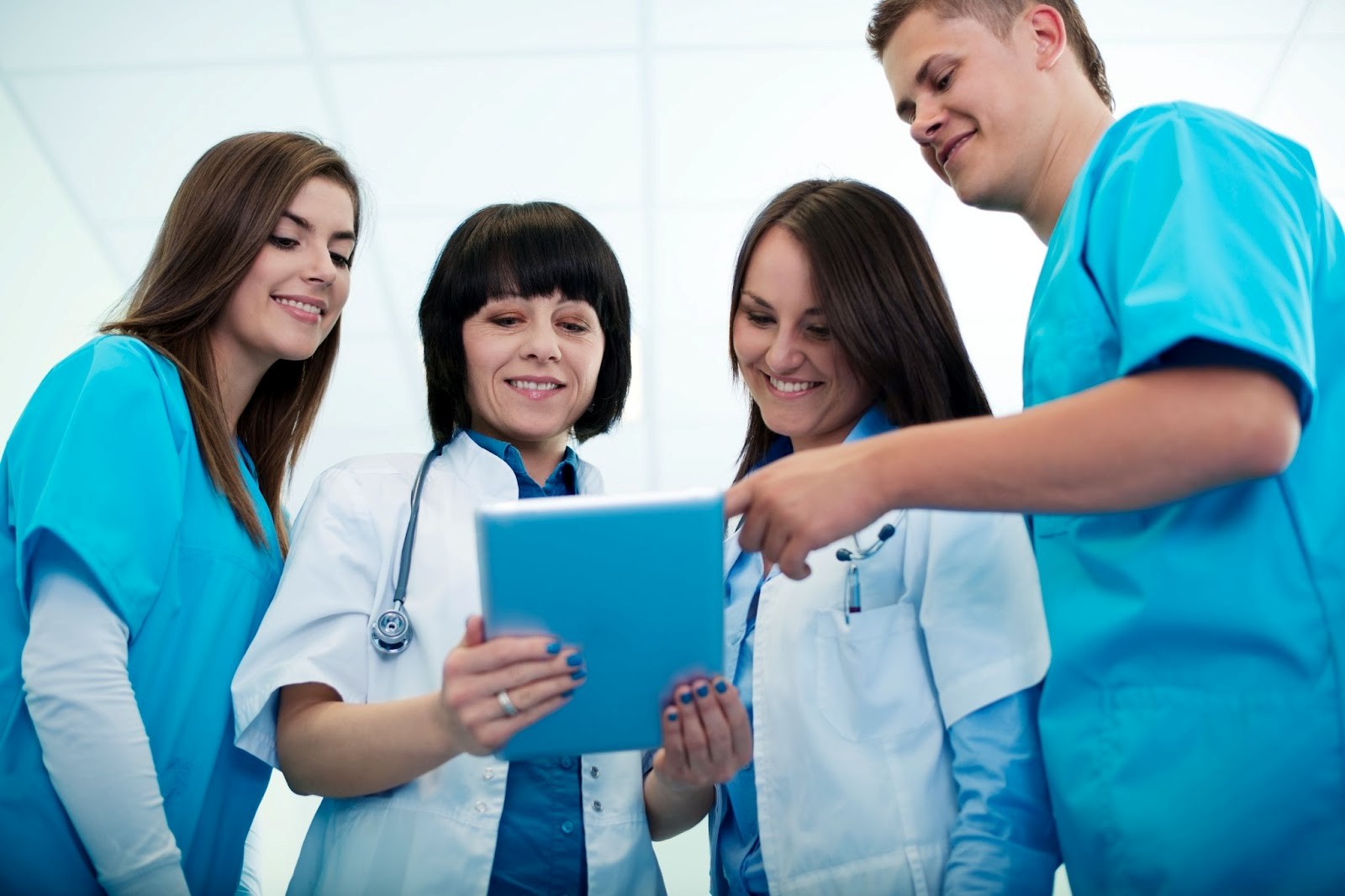 top-10-nursing-colleges-bangalore-academics